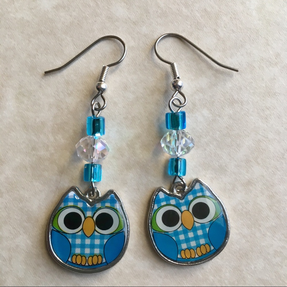 2/$20 Owl Earrings Blue Silver Tone Beaded Glass Dangle - Picture 2 of 3